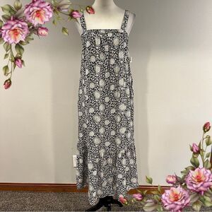 Old Navy Black and White Floral midi Dress size Small cottage core style